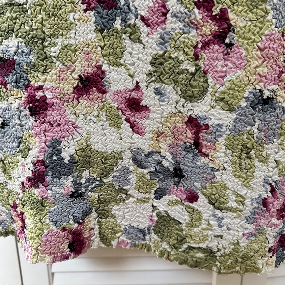 Pretty Stretchy Floral Sleeveless Blouse Medium - Picture 5 of 7